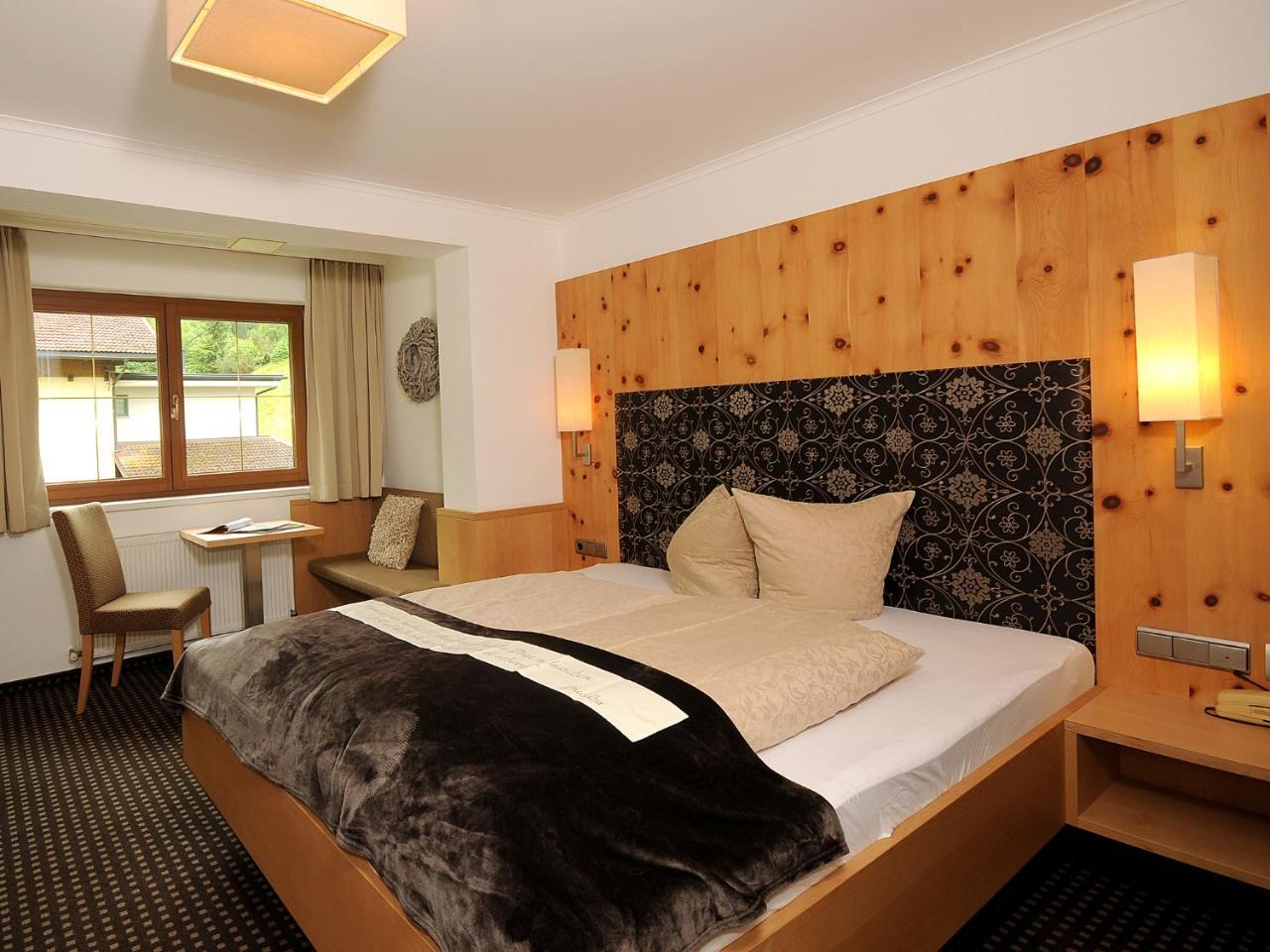 Hotel Burgschrofn Tux Εξωτερικό φωτογραφία